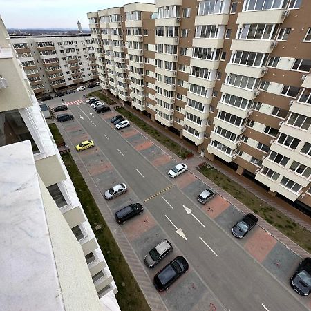 BacăuApartament Lux Bacovia 2アパートメント エクステリア 写真