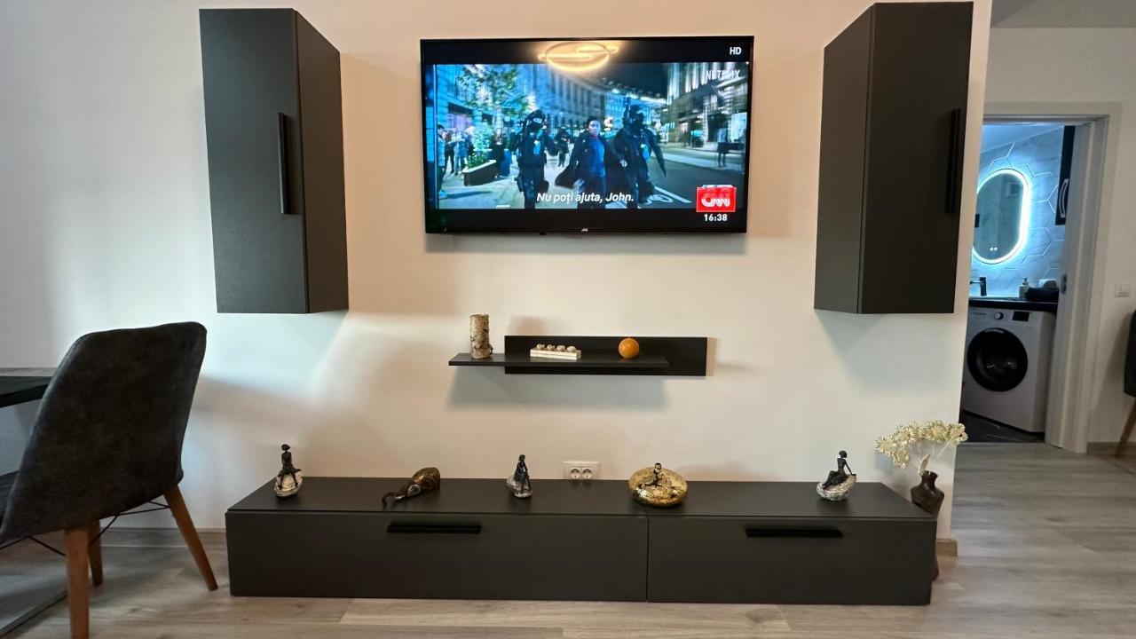 BacăuApartament Lux Bacovia 2アパートメント エクステリア 写真